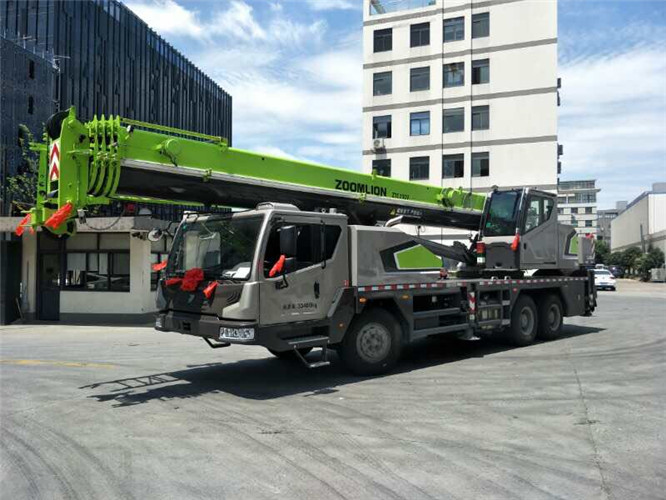 花垣县跨街广告牌的高空安装注意事项