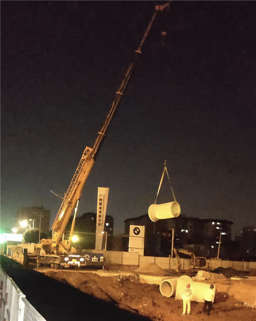 花垣县“弯臂矫正”—— 吊车的 “形变补偿” 技术